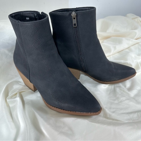 Maurices snake print ankle boots in black size 8 - Picture 1 of 6